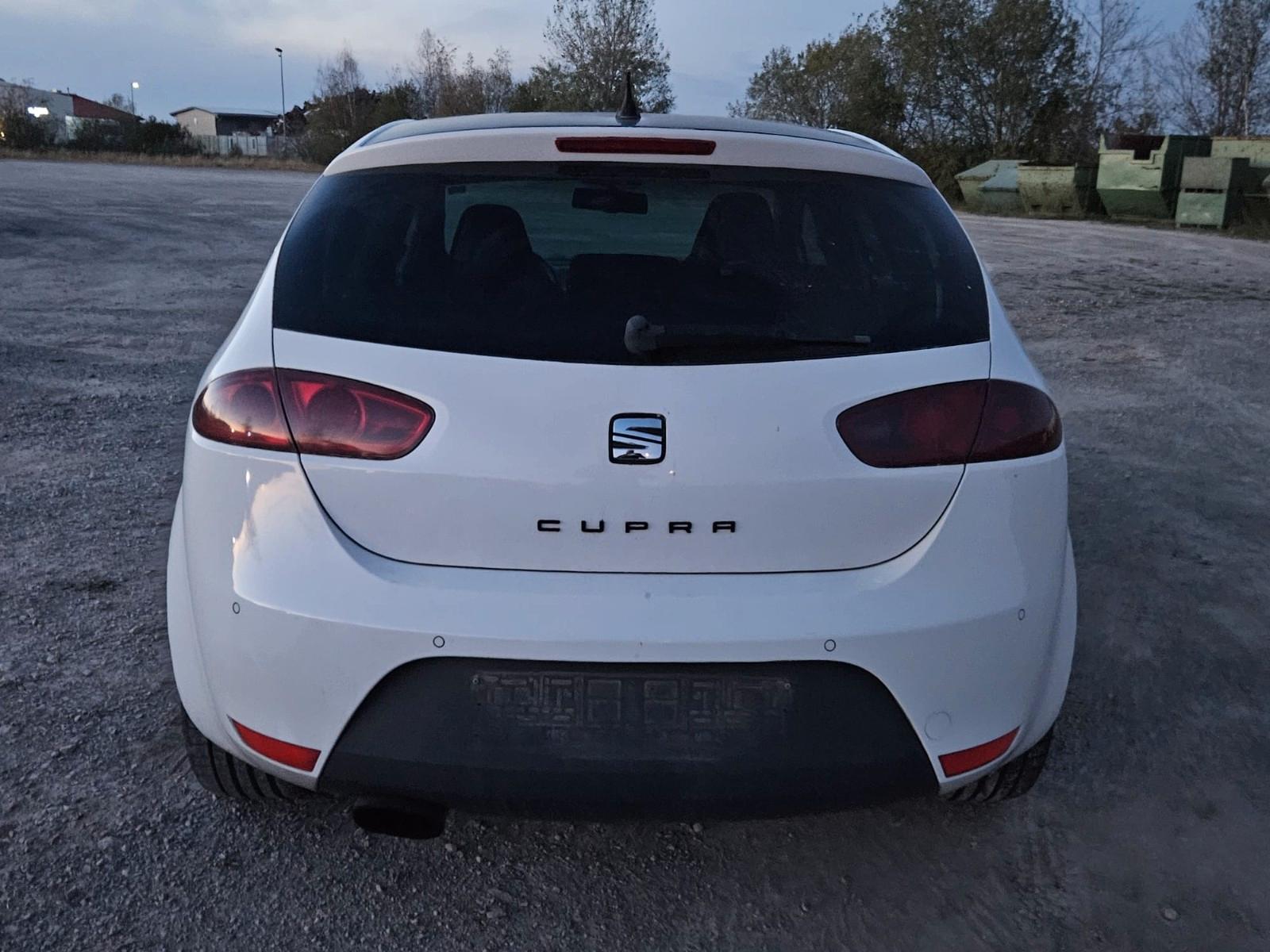 Seat Leon Cupra 2.0 TFSI 286 ch BVM / 1ère main / Alcantara / Bi-Xénon / Sièges chauffants