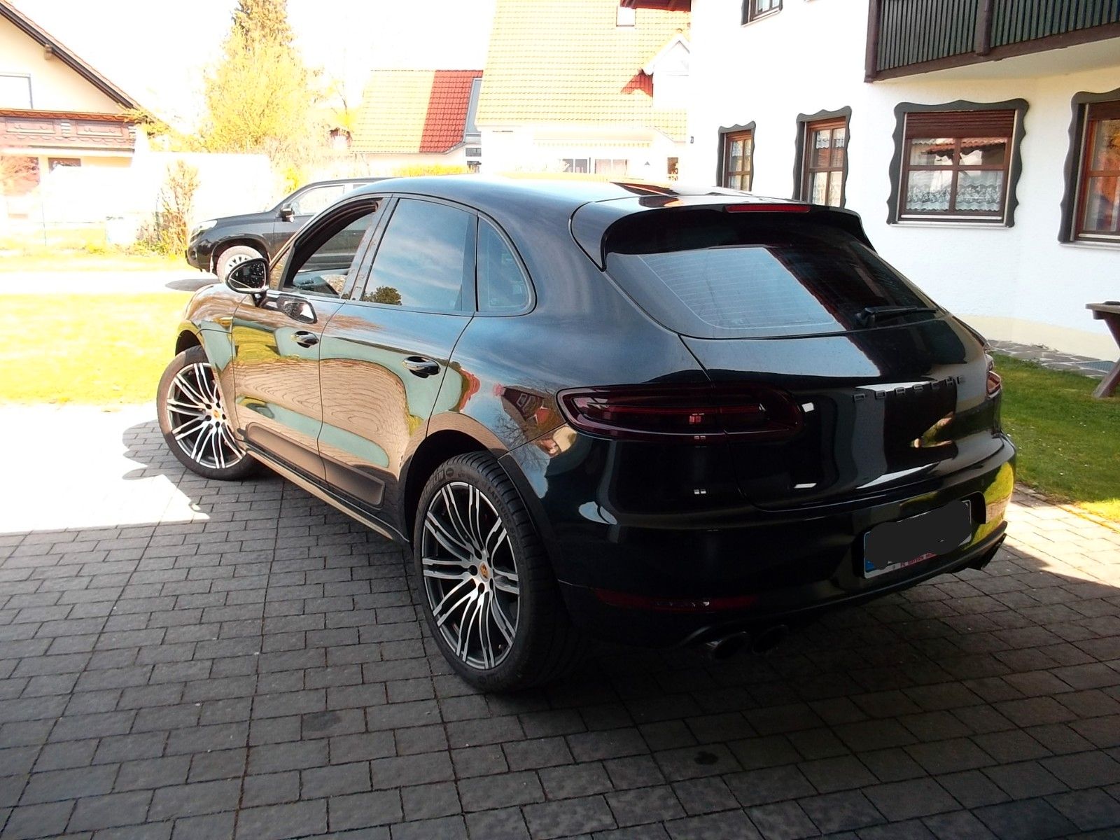 PORSCHE Macan