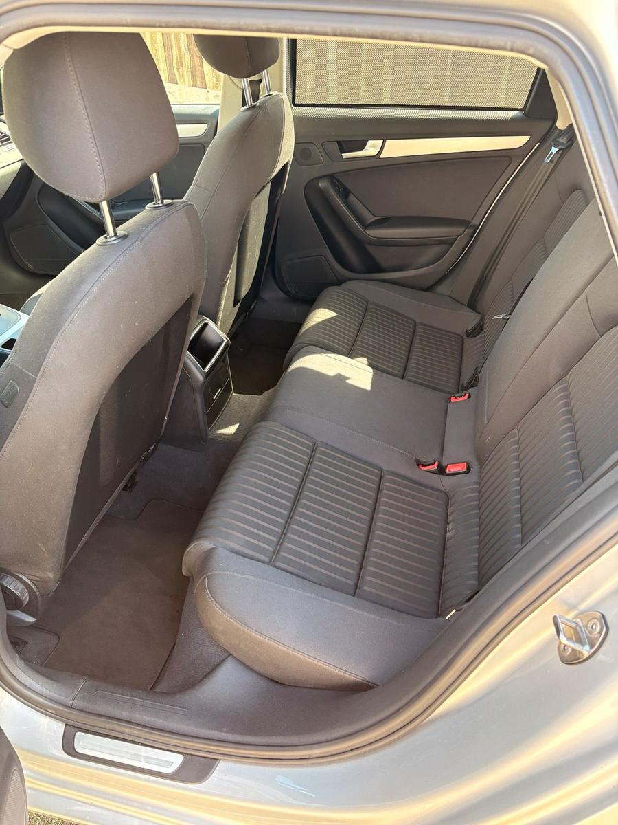 Audi A4 2009 — photo 9