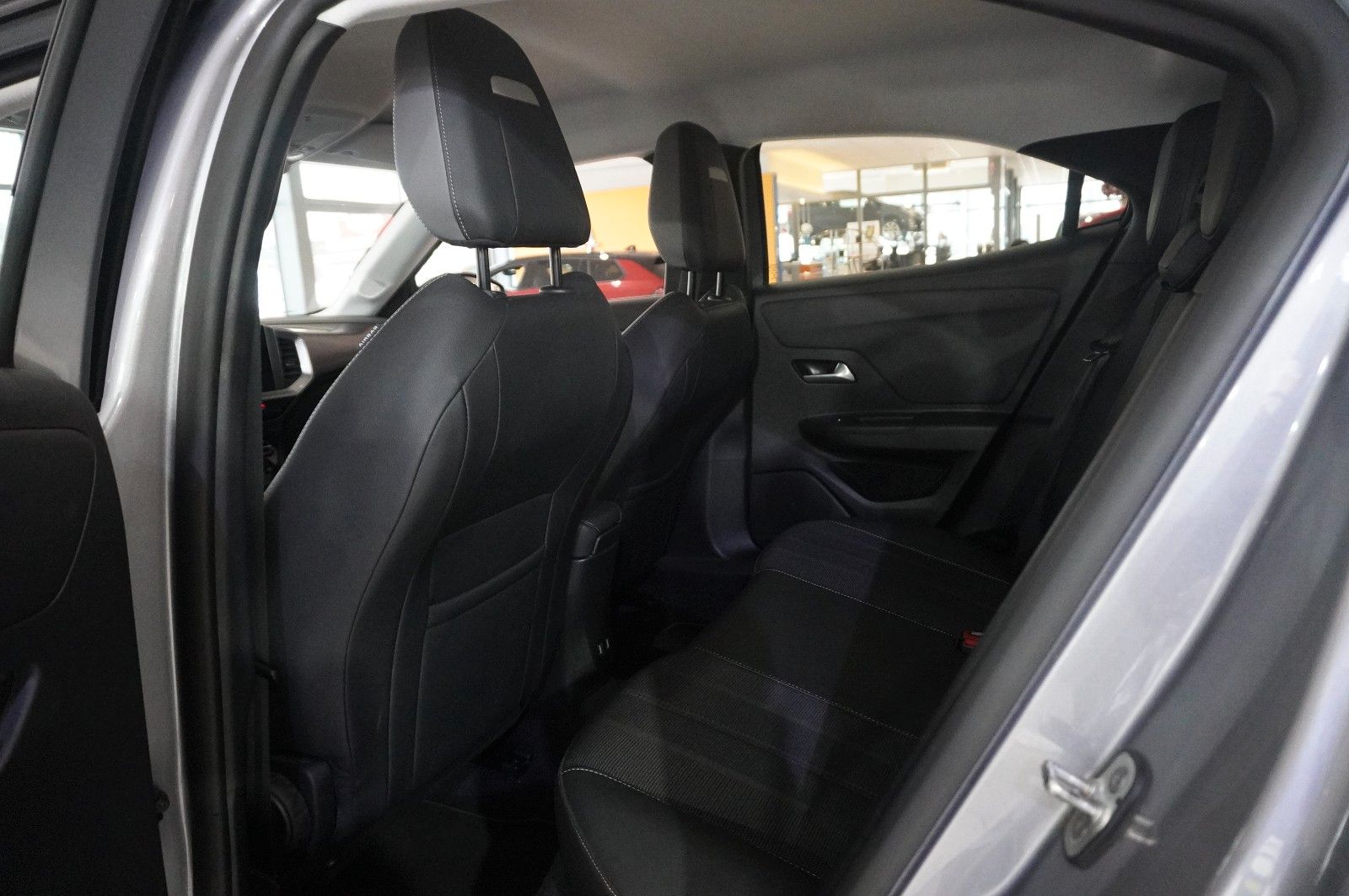 Fahrzeugabbildung Opel Mokka 1.2T ELEGANCE NAVI/LED/KAMERA/SPORT/DAB+