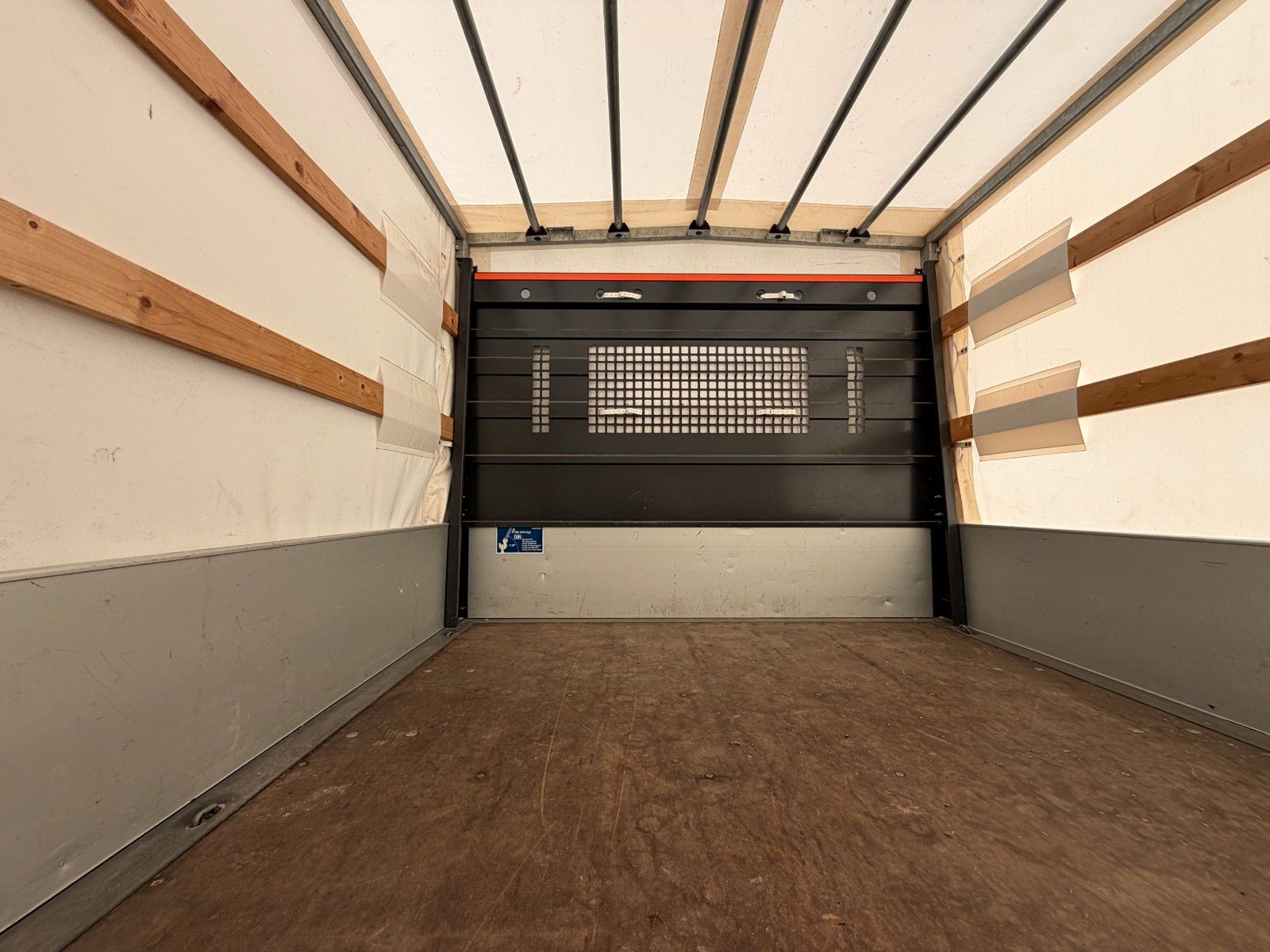 Fahrzeugabbildung Mercedes-Benz Sprinter 215 CDI DoKa Pritsche Plane AHK Klima