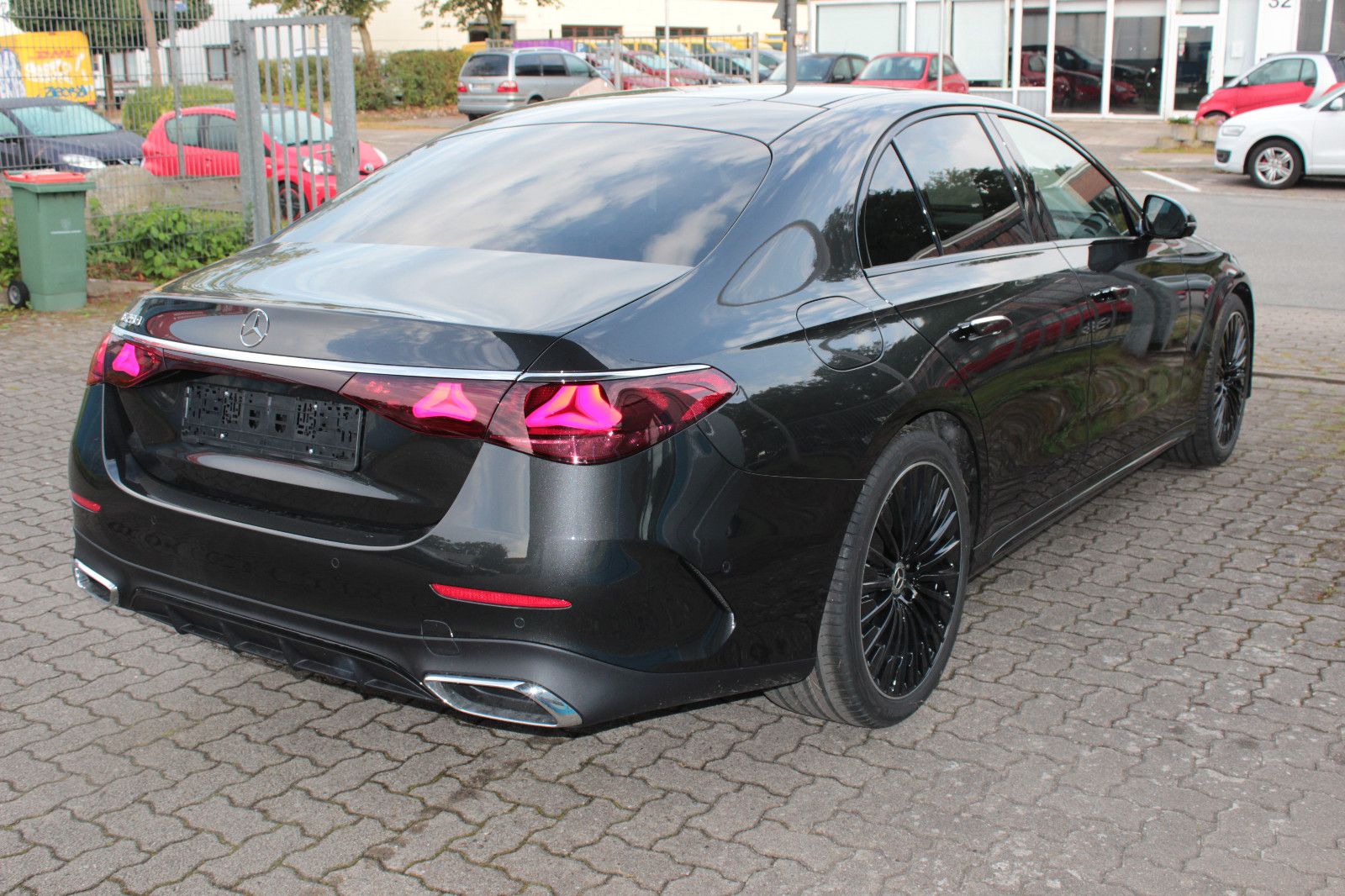 Fahrzeugabbildung Mercedes-Benz E 200 *AMG Line* Premium Plus*Superscreen**MY25*