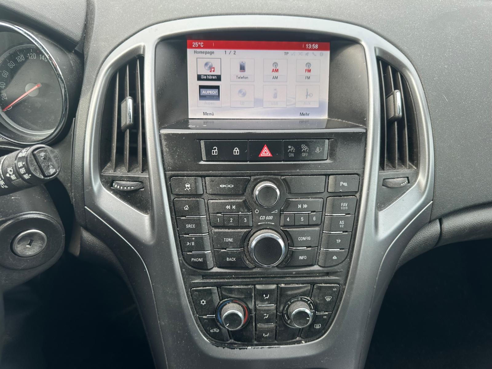 Opel Astra 2015 — photo 17