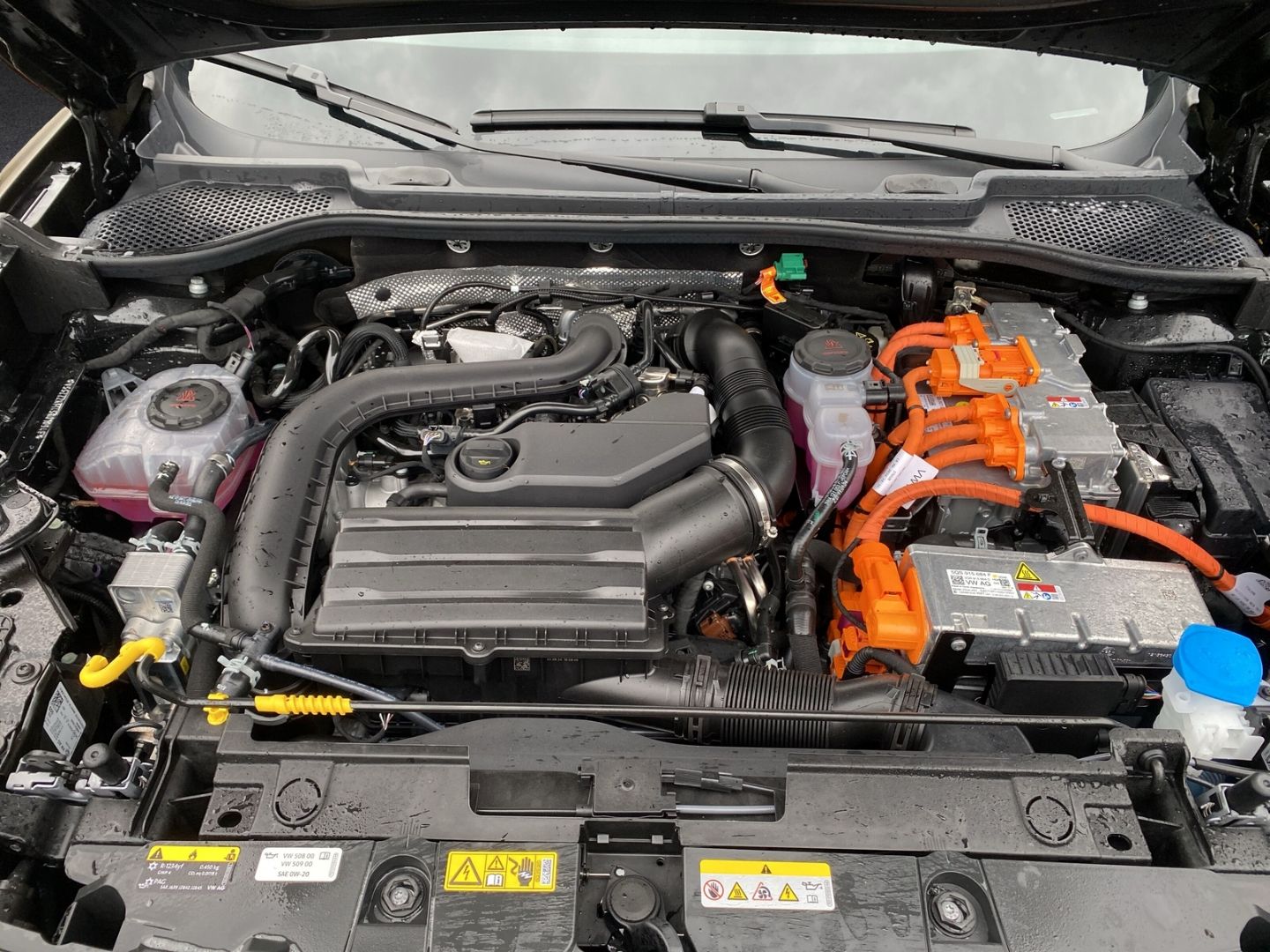 Fahrzeugabbildung CUPRA Formentor VZ 1.5 TSI e-Hybrid*NAVI*Sennheiser*MA