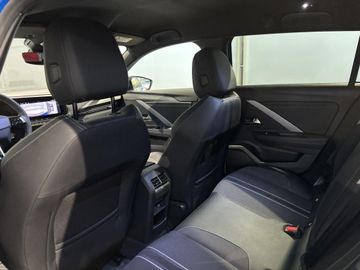 Fotografie 13 des Opel Astra Sports Tourer 1.2 Turbo GS