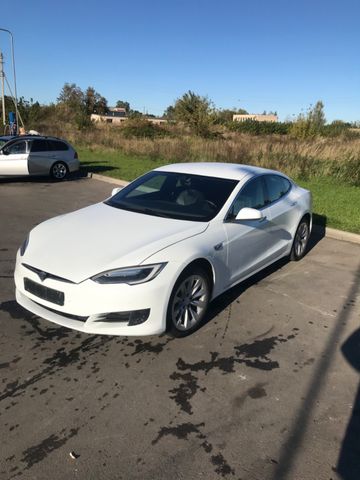 Tesla Model S 75 - supercharger free