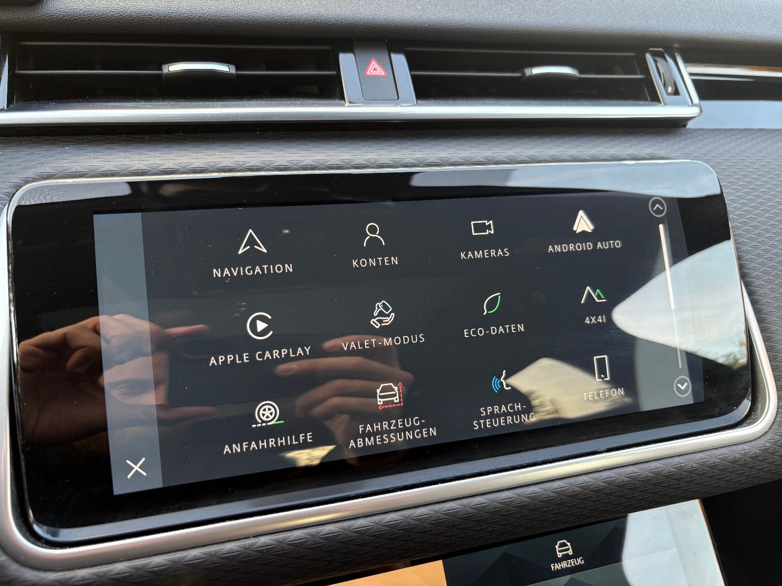 Fahrzeugabbildung Land Rover Range Rover Velar/R-DYNAMIC/PANO/HEAD-UP/ACC