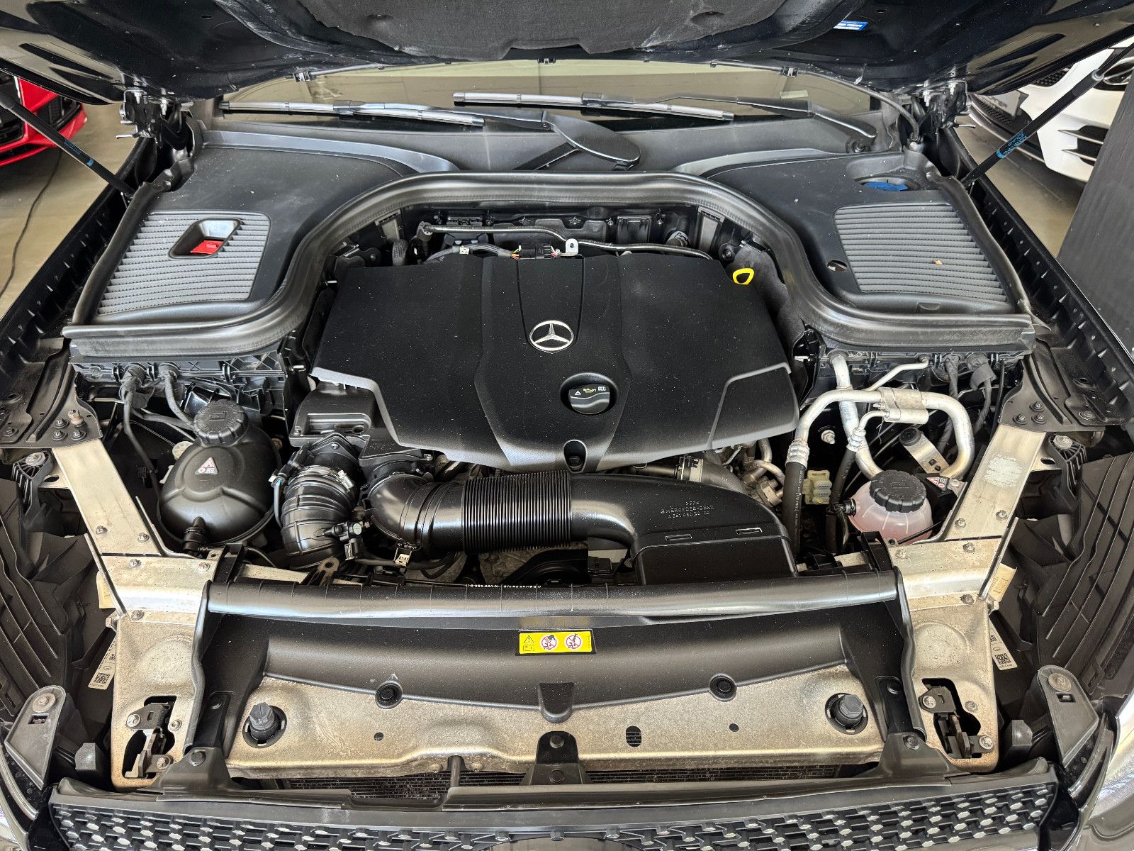 Fahrzeugabbildung Mercedes-Benz GLC 250 d COUPE 4M 9GT AMG LINE PLUS EDITION 1
