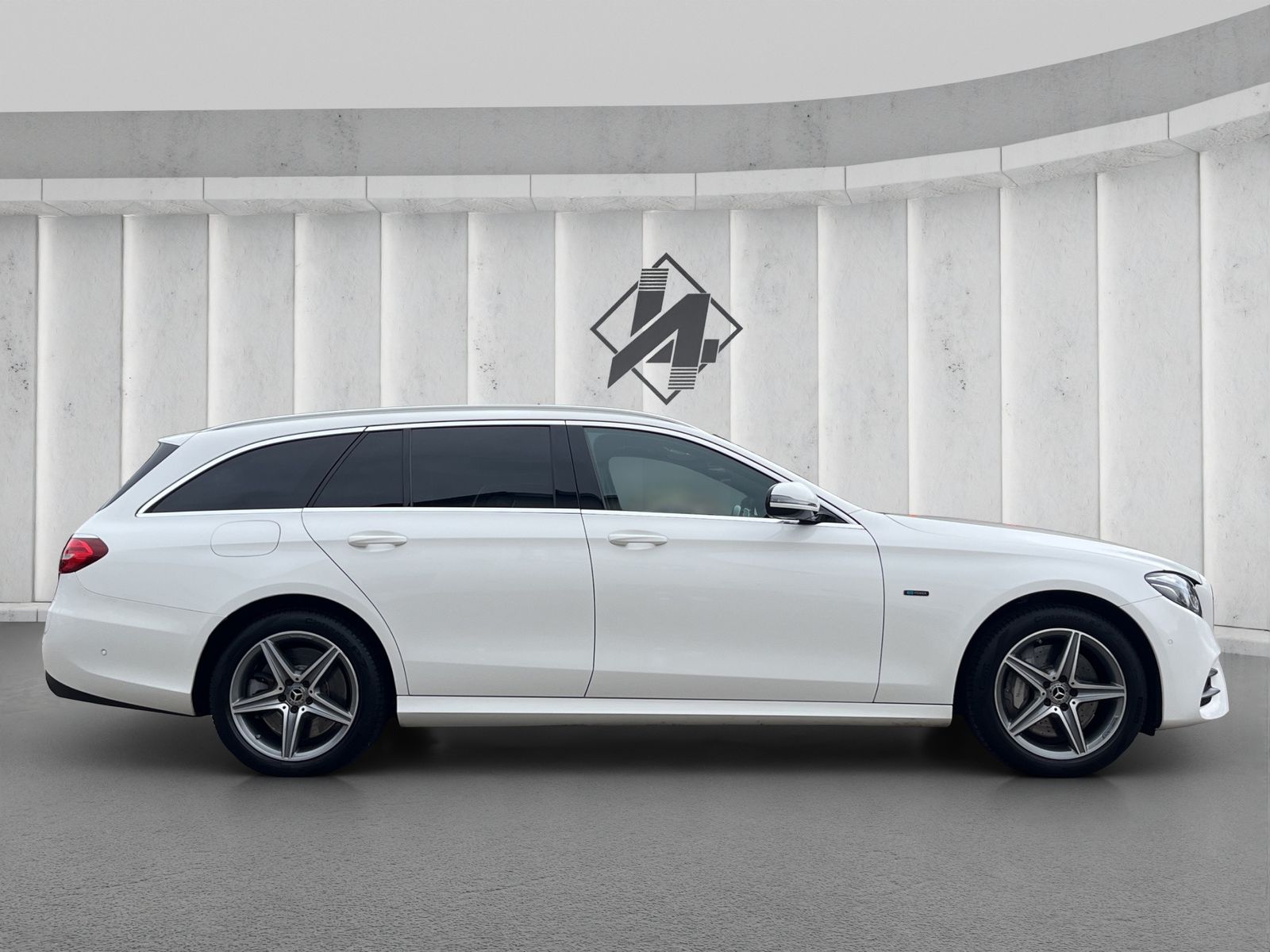 Fahrzeugabbildung Mercedes-Benz E 300 de*AMG Line*LED*ViCo*HUD*SHZ*PDC*Kamera***