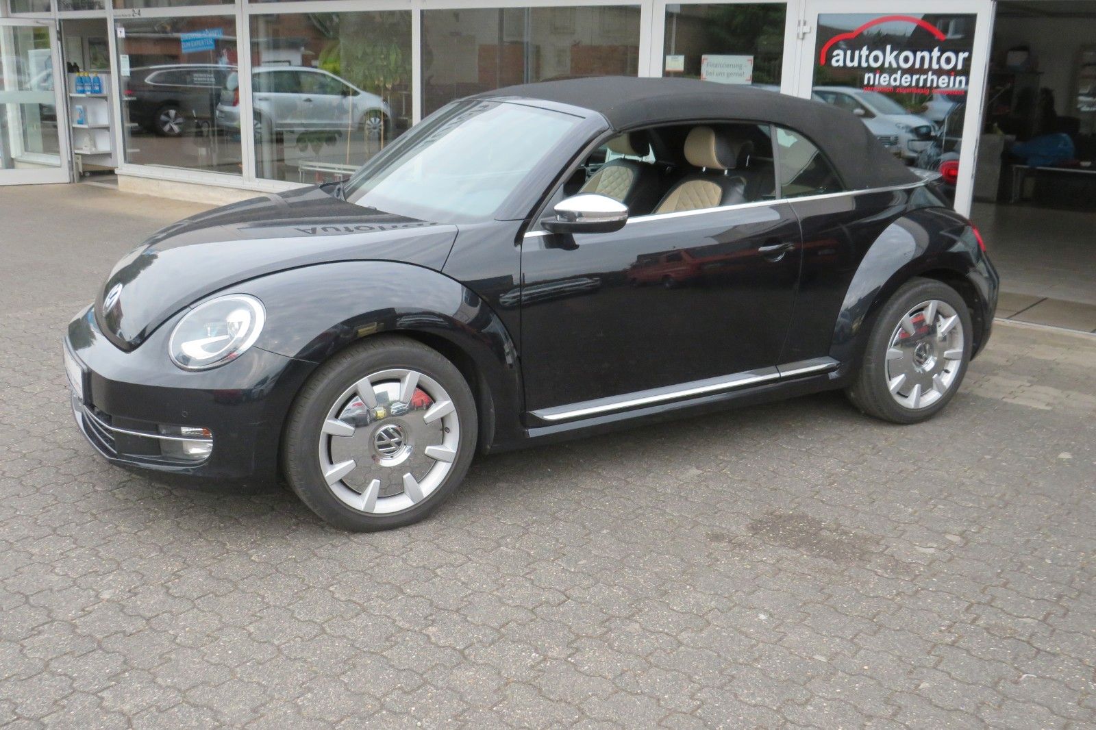Fahrzeugabbildung Volkswagen Beetle Cabriolet EXCLUSIVE SPORT DSG XENON LEDER
