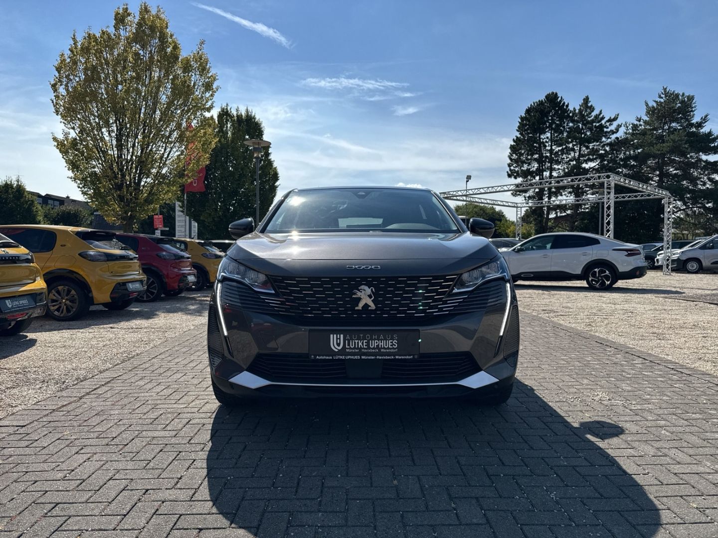 Fahrzeugabbildung Peugeot 3008 Allure Plug-In Hybrid 225 e-EAT8 Navi SHZ