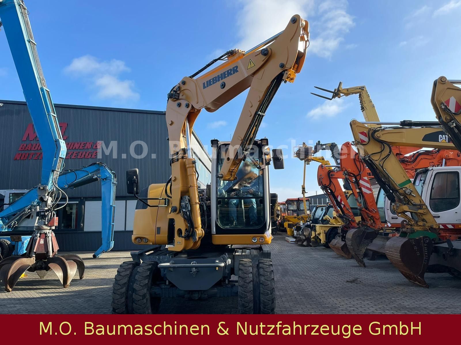 Fahrzeugabbildung Liebherr A 910 Compact Litronic / ZSA / AC / VSA /