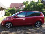 Renault Grand Scenic Luxe dCi 130 FAP Luxe, AHK, Panora. - rote Renault Grand Scenic