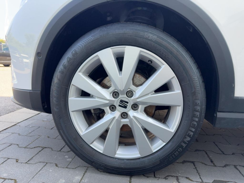 Fahrzeugabbildung SEAT Arona Xperience NAVI  RÜCKFAHRK. VOLL- LED