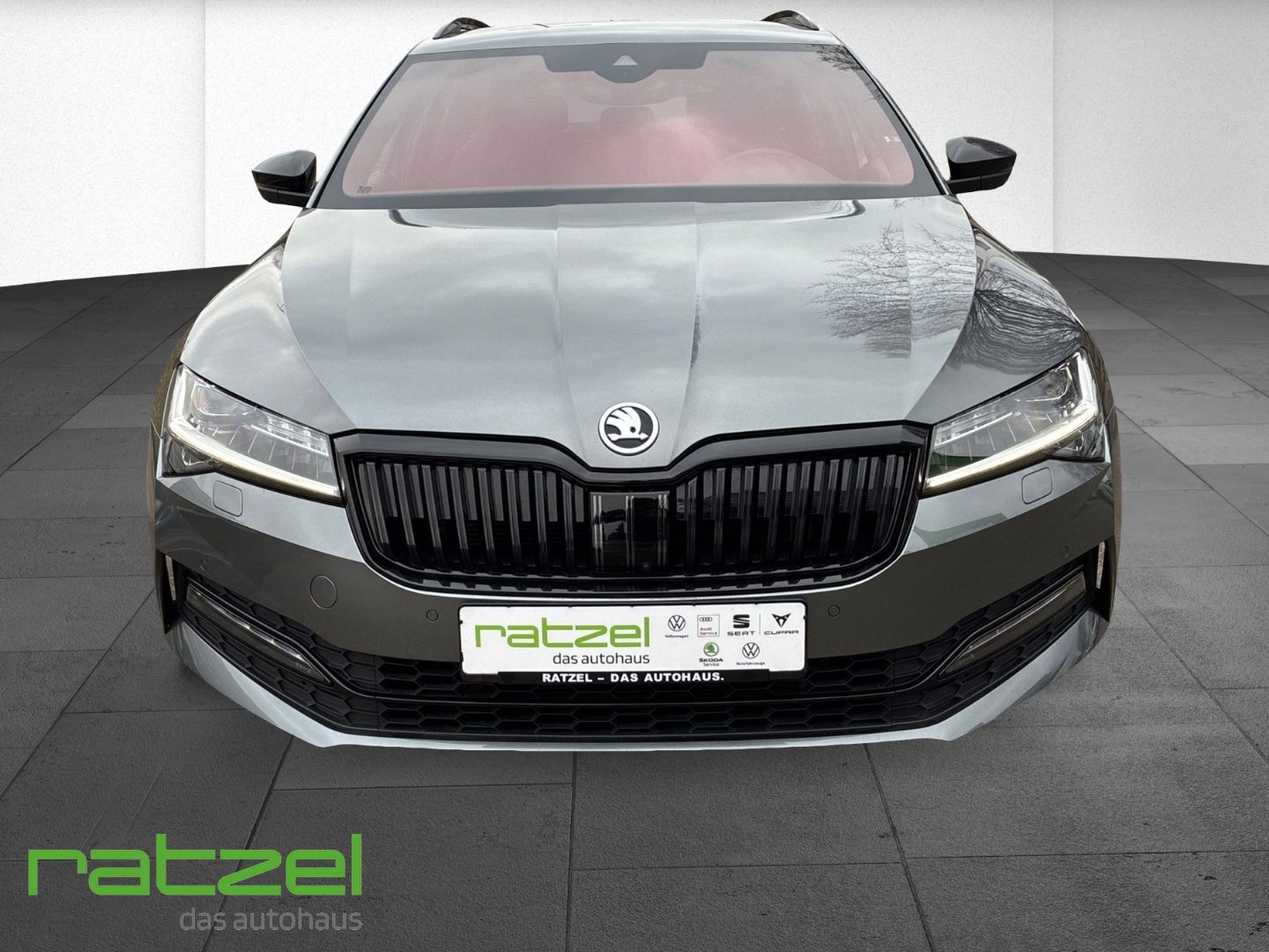 Fahrzeugabbildung SKODA Superb Combi Sportline 2.0 TDI T-Leder Navi AHK