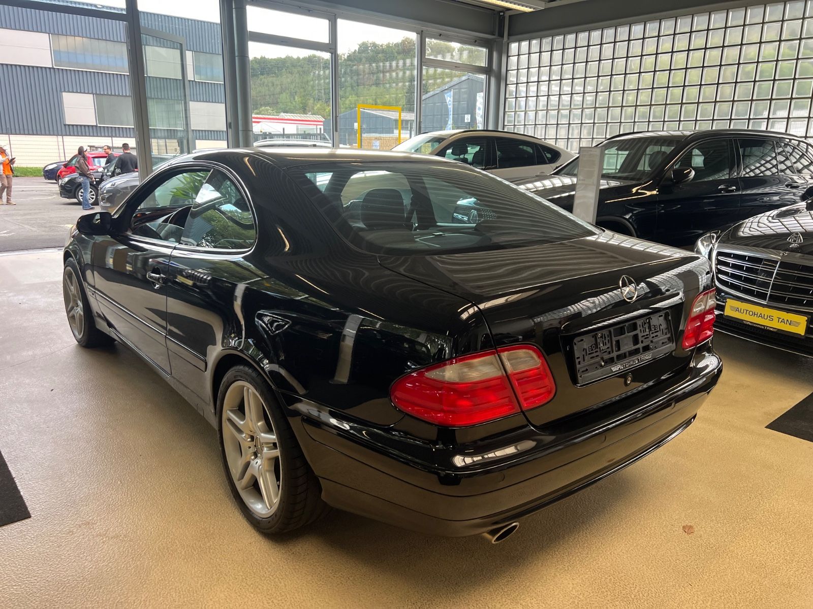 Fahrzeugabbildung Mercedes-Benz CLK 320 AVANTGARDE * 1.HAND *