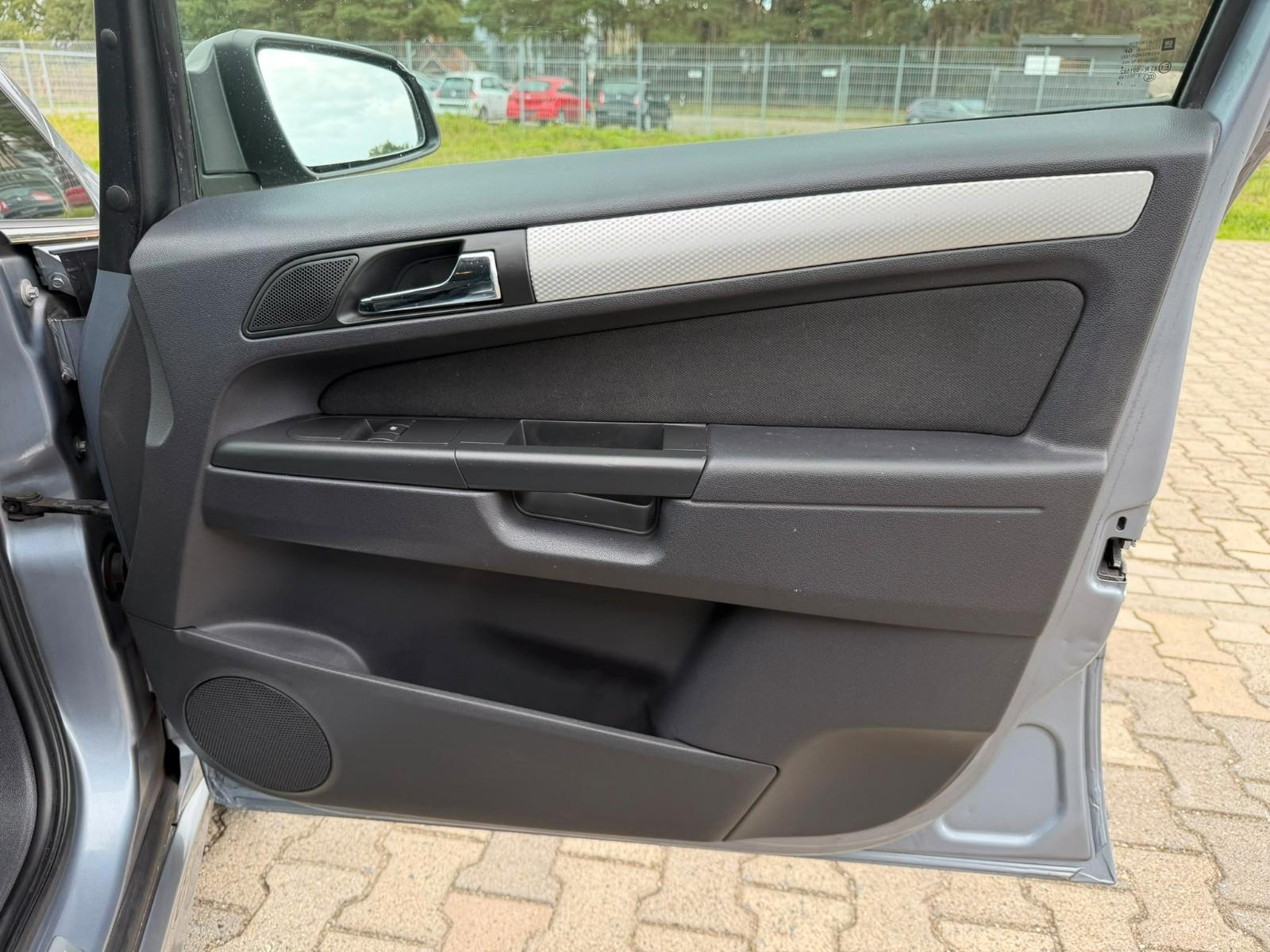 Opel Zafira B Sport