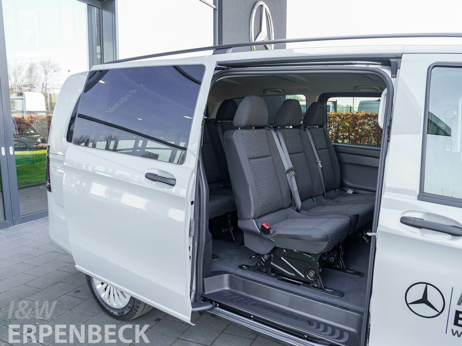 Fahrzeugabbildung Mercedes-Benz Vito Tourer 116 CDI Pro extralang AHK Tür links
