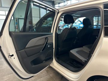 MYAUTOCENTER – Gebraucht- und Jahreswagen mit Werkstattservice in Pfaffenhofen Citroën Grand C4 Picasso Aut. *NAVI*KAMERA*PDC*SHZ*LED*