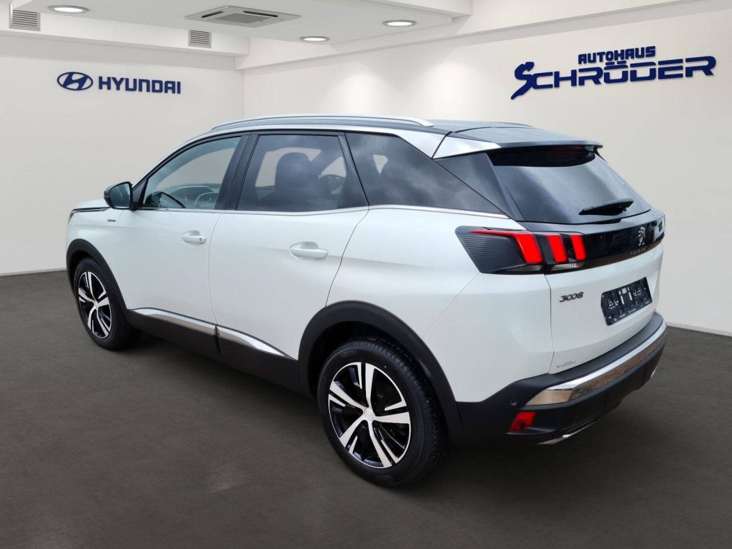 Fahrzeugabbildung Peugeot 3008 PureTech 1.2 Allure 130 PANO+LED+360°CAM