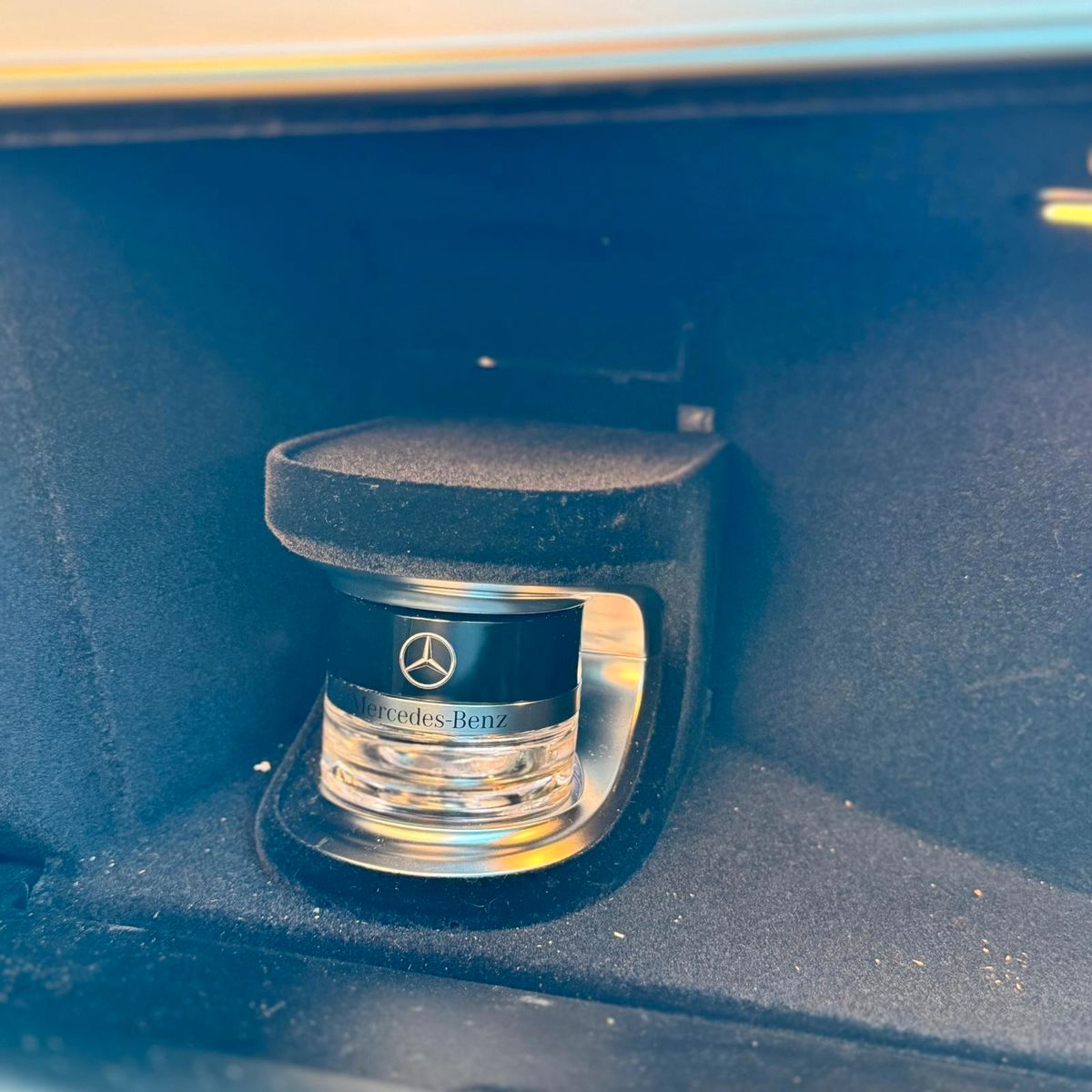 Fahrzeugabbildung Mercedes-Benz E 300 E Limousine E 300 e