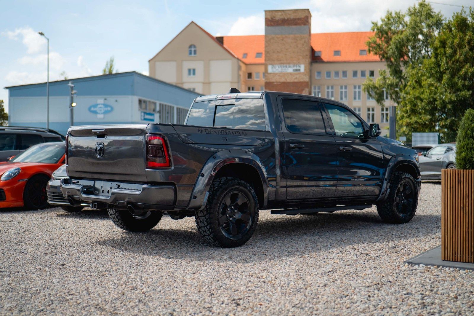 Fahrzeugabbildung Dodge RAM 5.7 V8 HEMI 4x4 NIGHT LARAMIE *RAM BOX*LED*