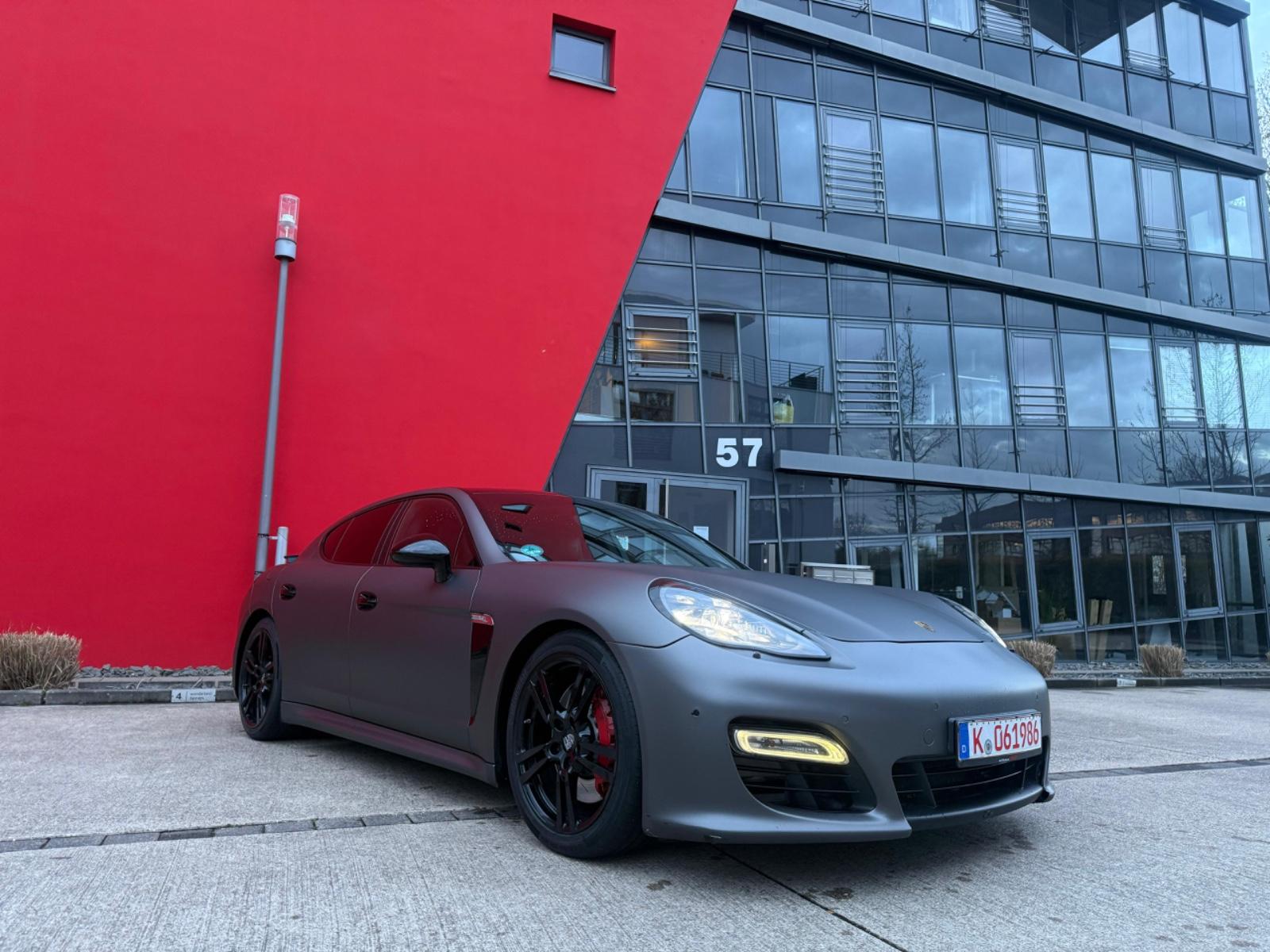 Porsche Panamera GTS*KLAPPE*LED*CHRONO*R-CAM*20ZOLL*BOSE