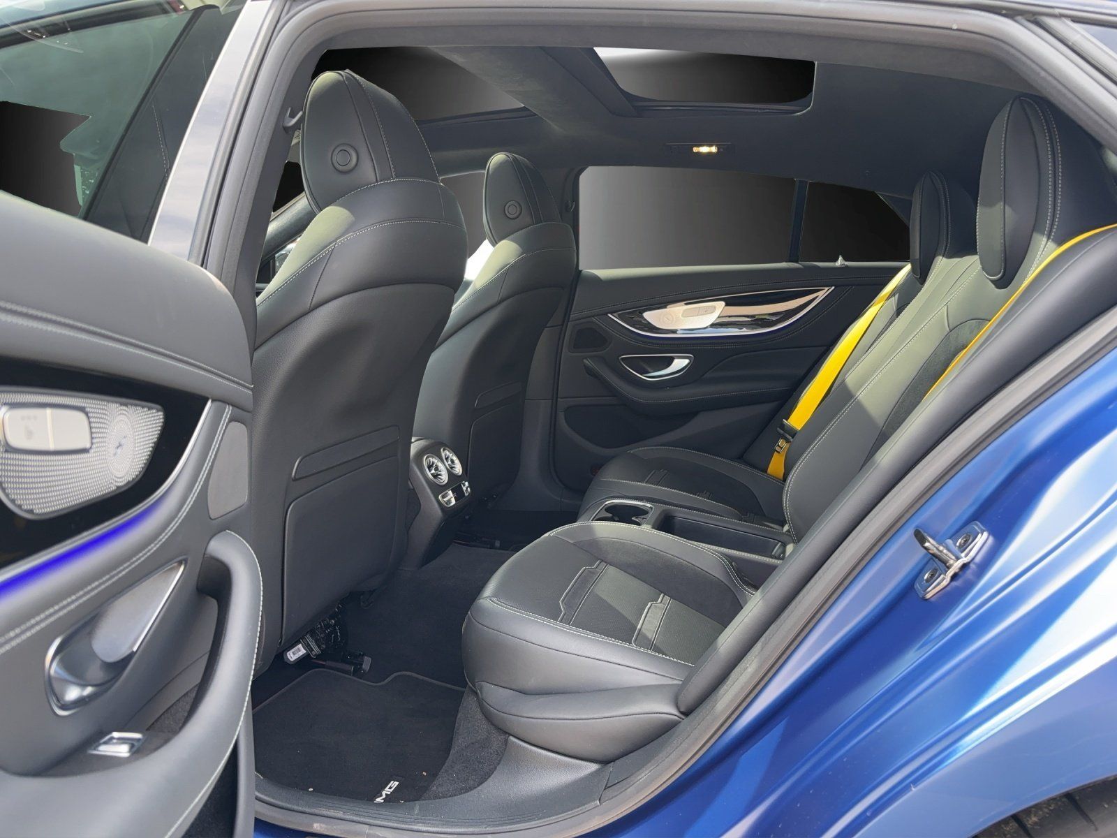 Fahrzeugabbildung Mercedes-Benz AMG GT 63 S E DISTRO Burme HUD Keramik DYNAMIC+