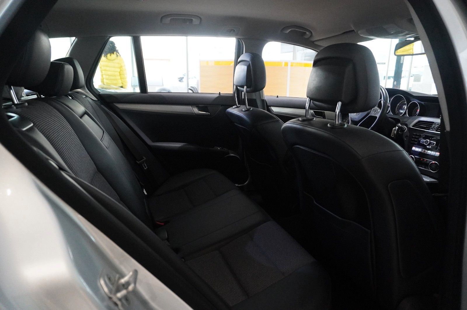 Fahrzeugabbildung Mercedes-Benz C 220 T AVANTGARDE KLIMA/SHZ/PDC/T-LEDER/USB