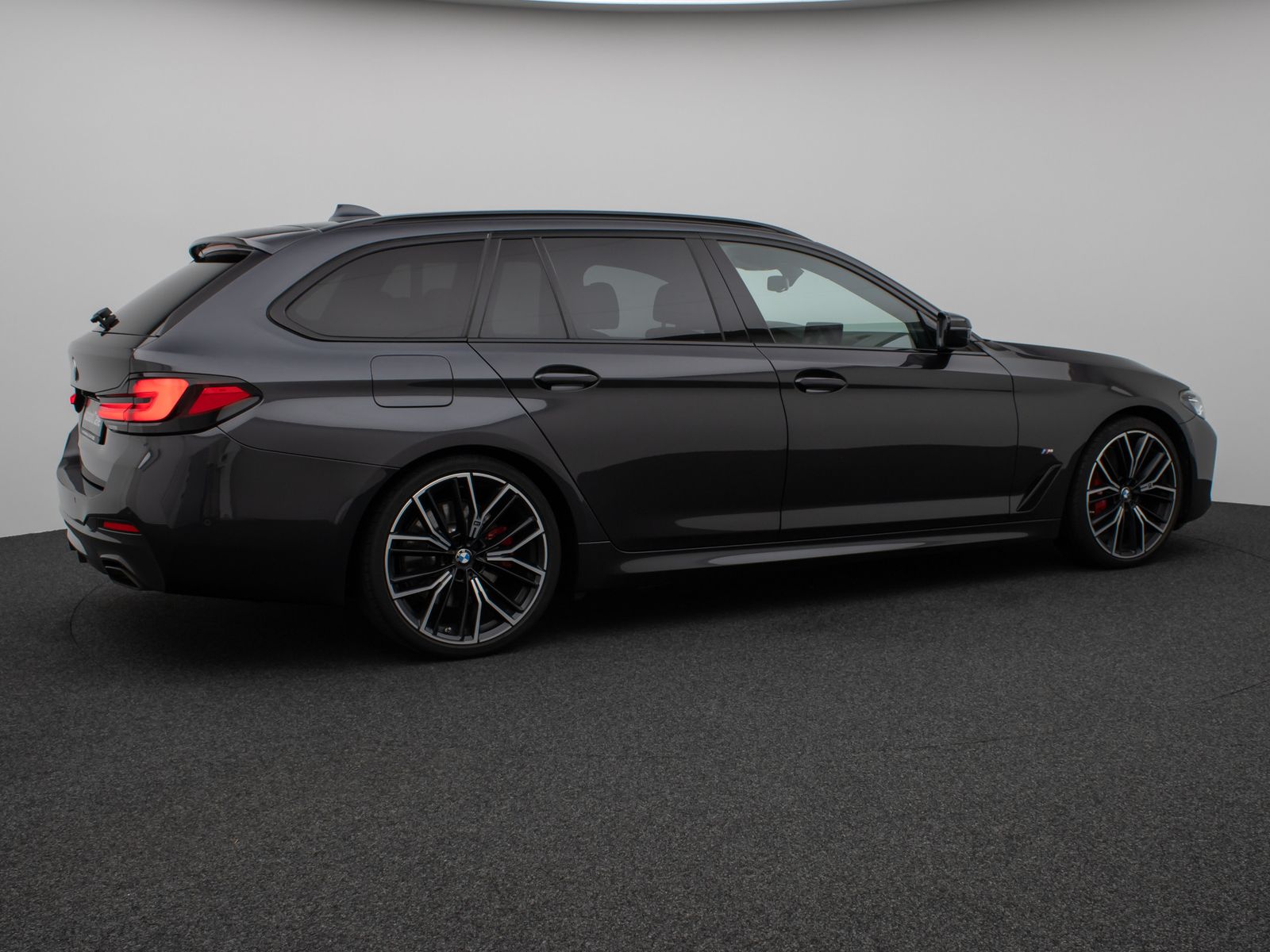 Fahrzeugabbildung BMW 540d xD M Sport Pro Kamera HUD DAB H/K AHK Alarm