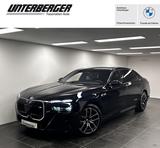 BMW M760e xDrive Limousine Sportpaket B&W Surround
