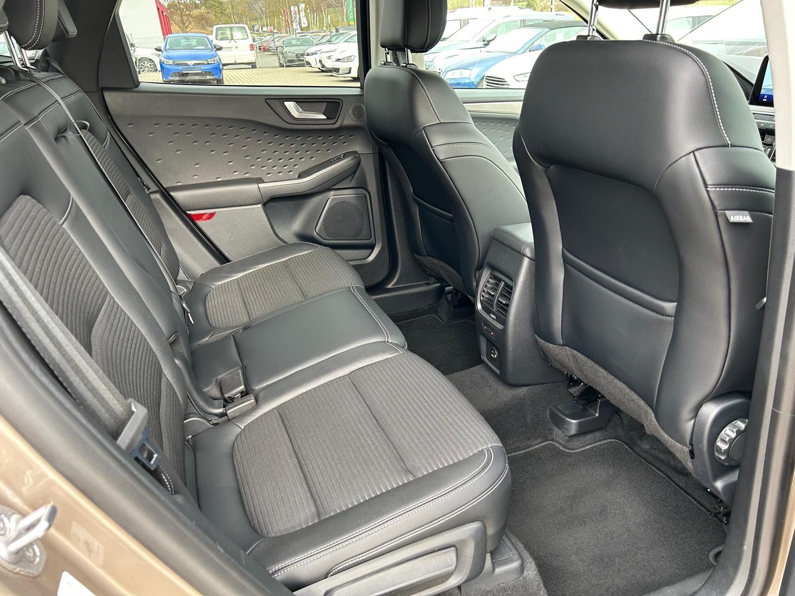 Fahrzeugabbildung Ford Kuga Titanium°LED°AHK°HeadUp°Winterpaket°Kamera