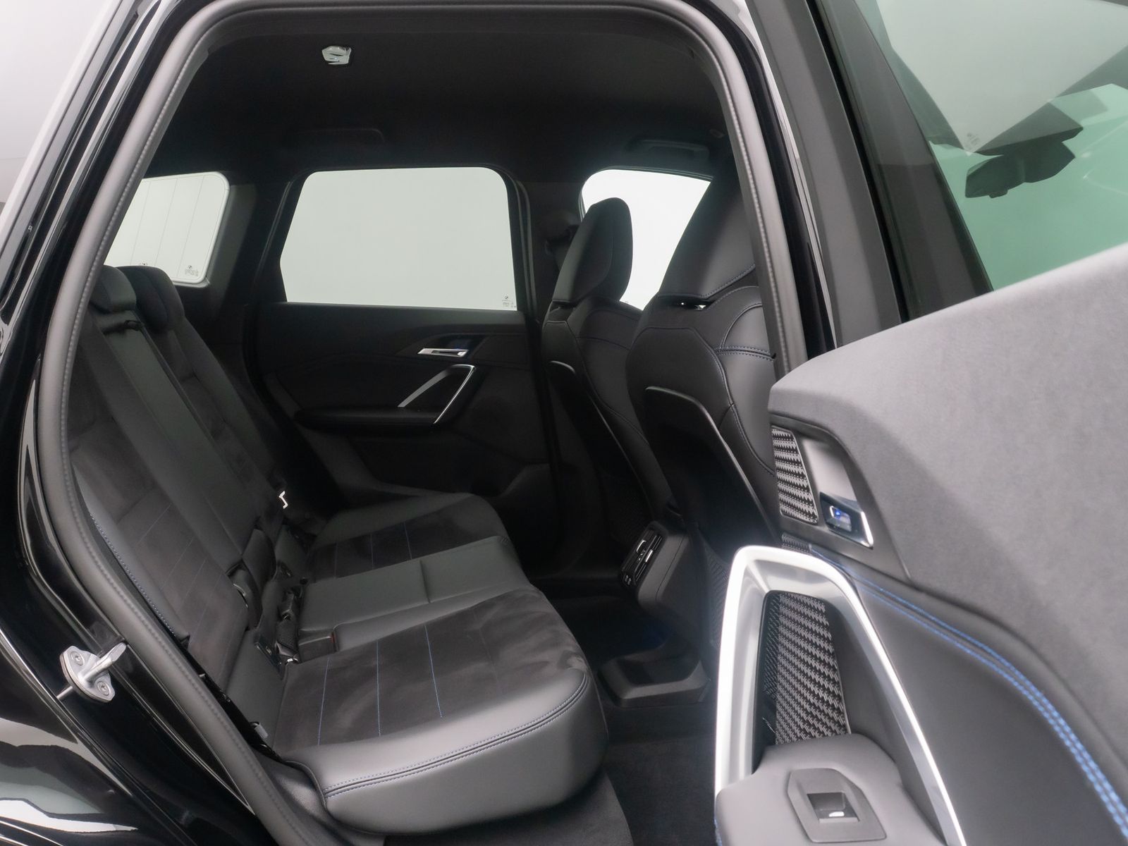 Fahrzeugabbildung BMW iX1 xD30 M Sport DriveAs Kamera DAB Komfort 18"