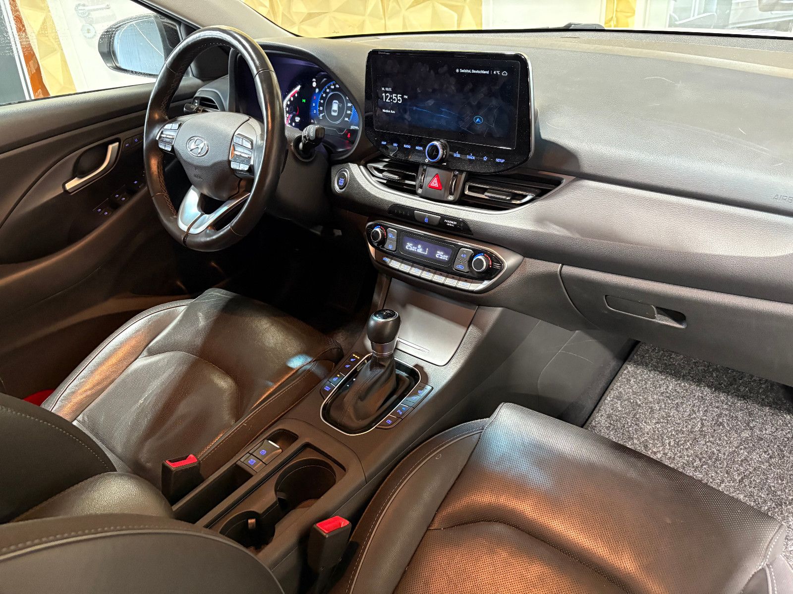 Fahrzeugabbildung Hyundai i30 CW /AUTOMATIK/MEMORY/LEDER/1-HAND/HEIZ-LENKR