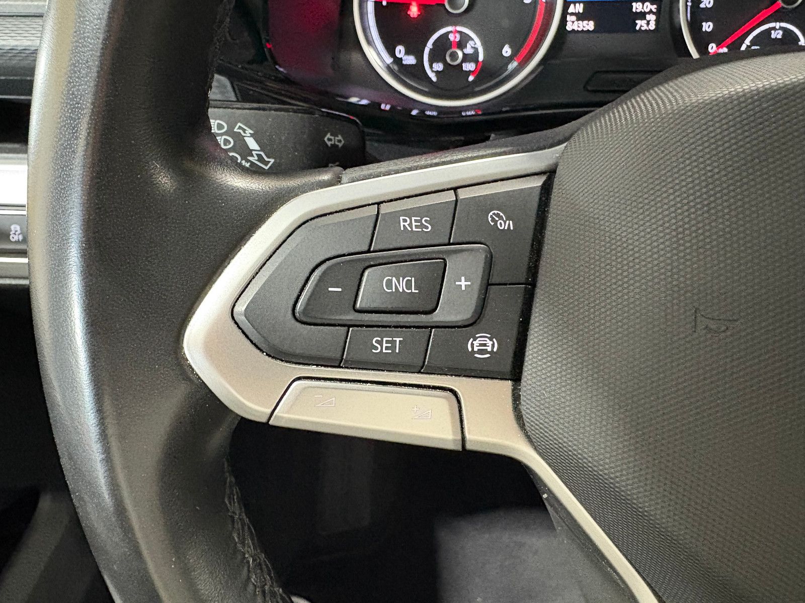 Fahrzeugabbildung Volkswagen T6.1 Transporter Multivan Edition 4MOTION/7-SITZ