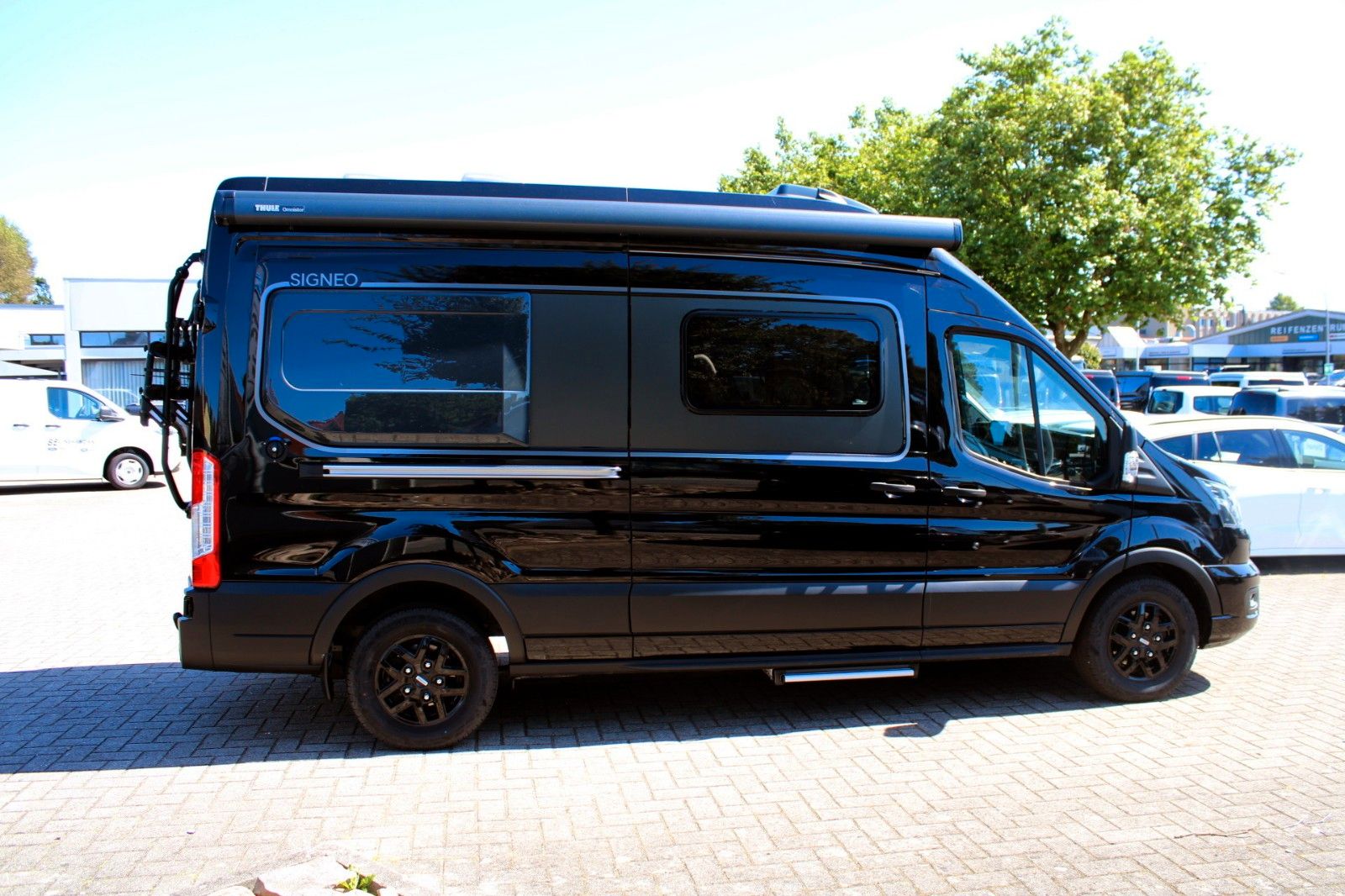 Fahrzeugabbildung Bürstner Ford SIGNEO Automatik + AHK SOFORT LIEFERBAR