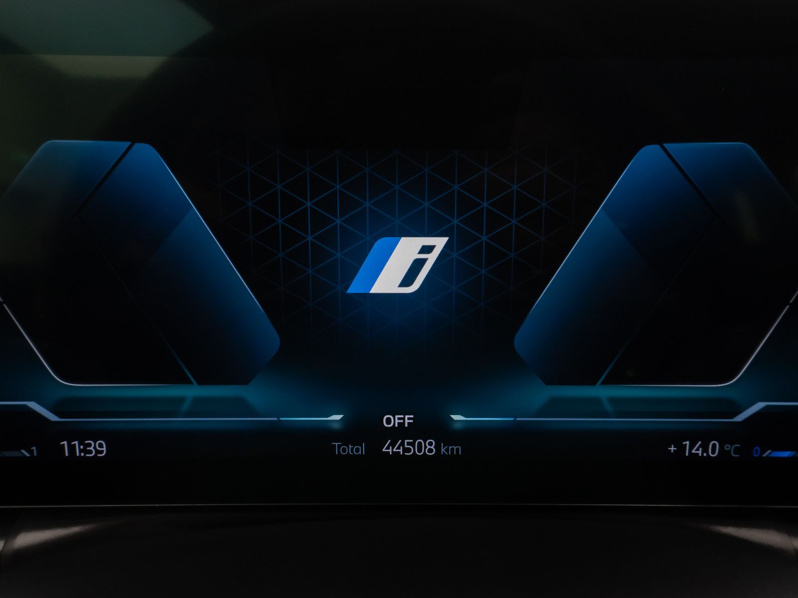 Fahrzeugabbildung BMW 330e DAB CockPit+ PDC LED Geschwindigkeitsreg.