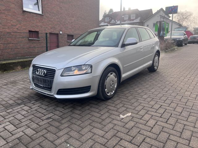 Audi A3 Sportback 1.6 Attraction wenig km