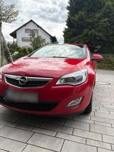 Opel Astra J, 5 türig, Limousine, rot - Opel Astra: Türig