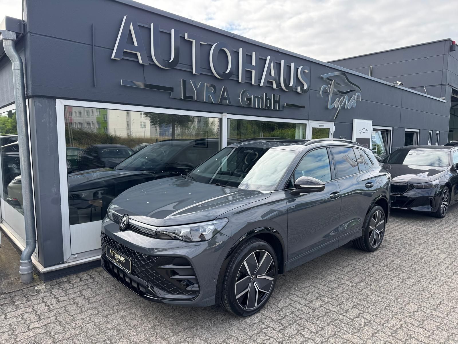 Volkswagen Tiguan 2.0 TSI 4M R-Line*MATRIX*PANO*360°KAM*H&K imagem 2