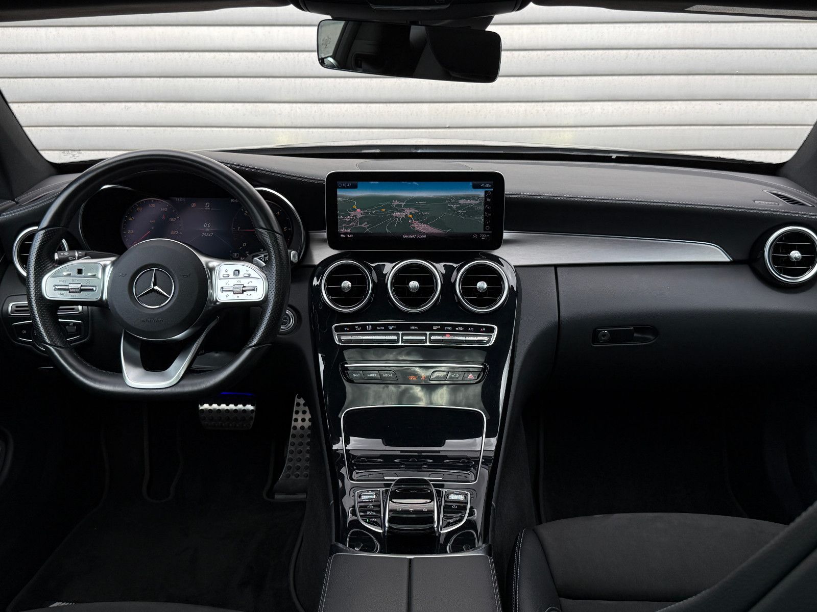Fahrzeugabbildung Mercedes-Benz C 220d Coupe AMG Burmester Pano Night-Paket 360°