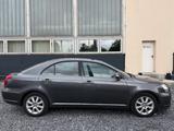 Toyota Avensis 1.8 Executive Liftback - Toyota Avensis: Liftback