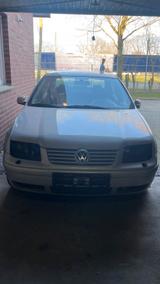 Volkswagen Verkaufe VW Bora VR5 LAGERSCHADEN (Bastler... - gebrauchte VW Bora aus dem Jahr 1998