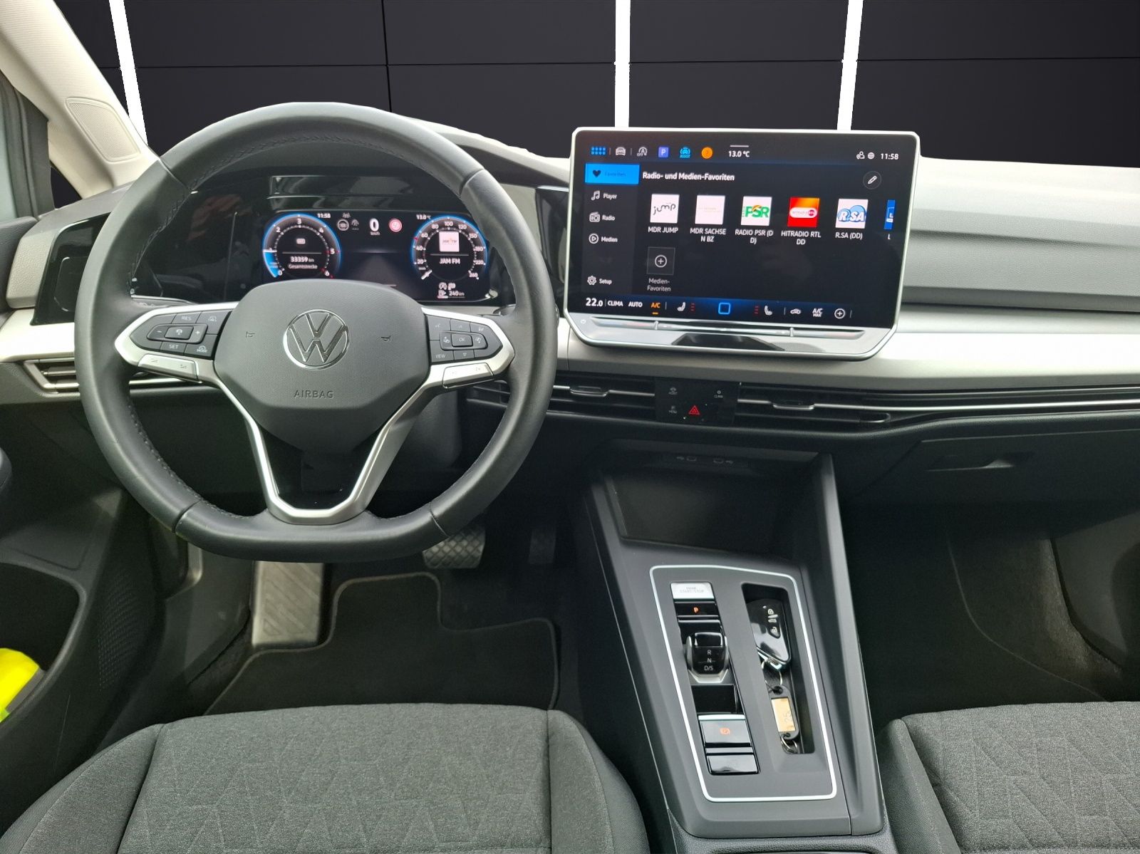 Fahrzeugabbildung Volkswagen Golf VIII Variant TDI Life DSG LED Navi AID HUD