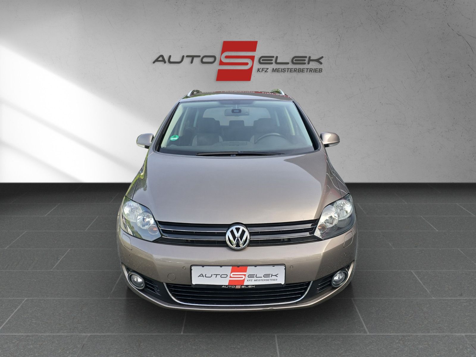 Fahrzeugabbildung Volkswagen Golf Plus VI Life*AUTOMATiK*SHZG*ALU*AHK