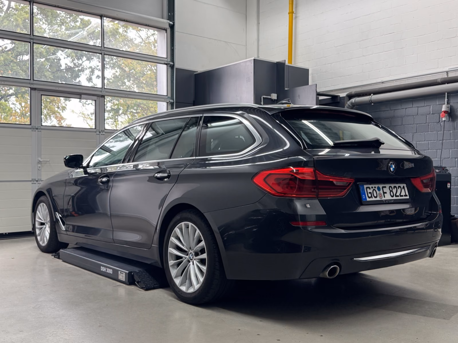 BMW 520dT LuxLine Pano Keyless NaviProf HifiPro