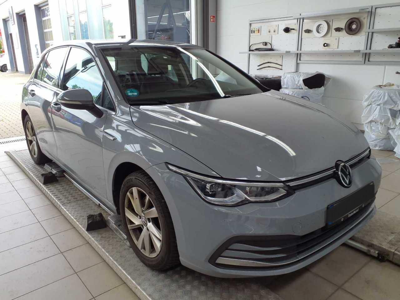 Volkswagen Golf VIII Lim. 1.5 TSI Style ACC LED Navi