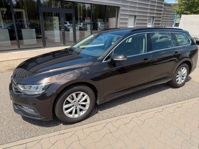 VW Passat Variant Business / LED / Kamera /