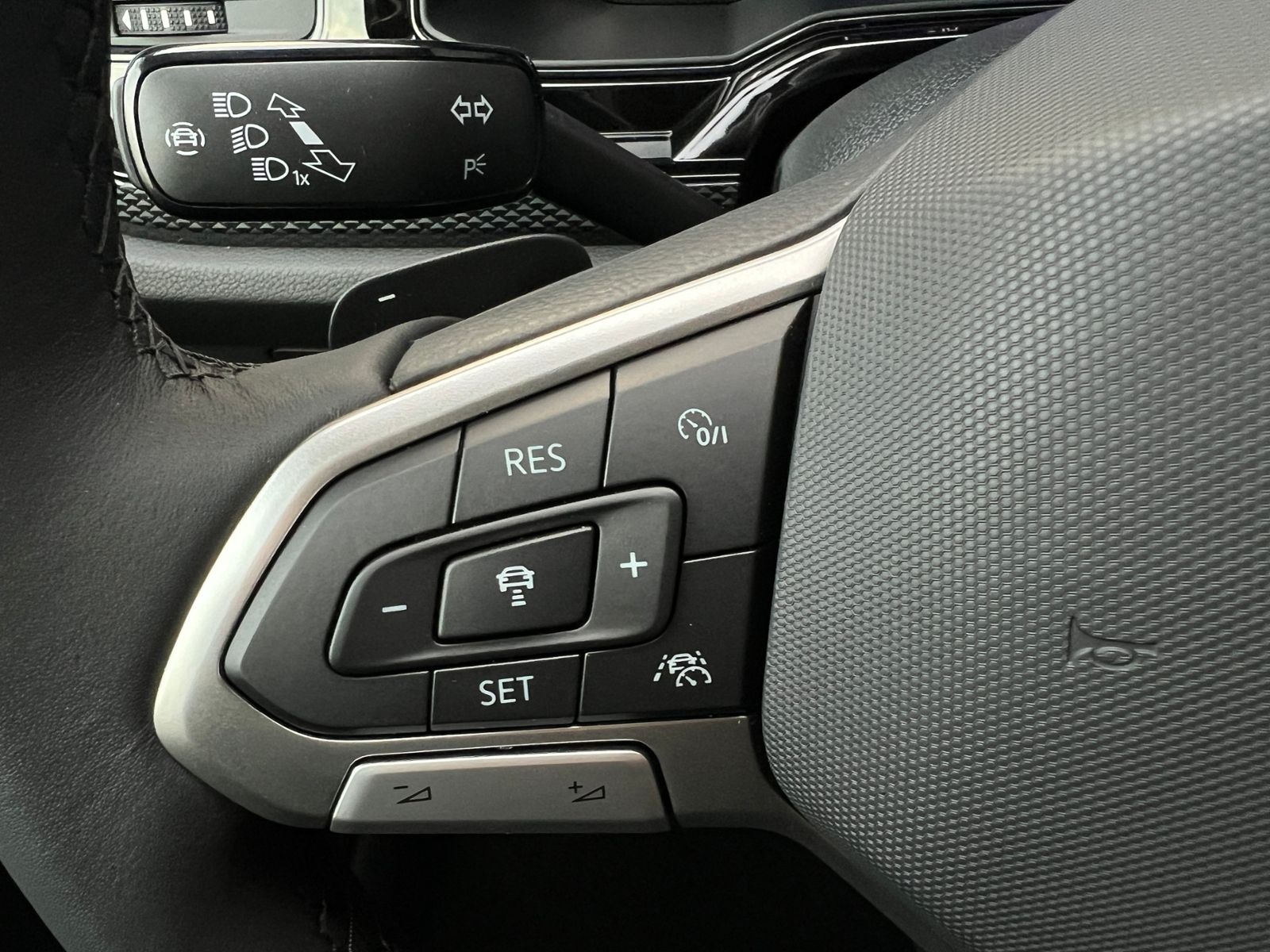 Fahrzeugabbildung Volkswagen Polo Life 1.0 TSI DSG *LED, Klima, App-Connect,