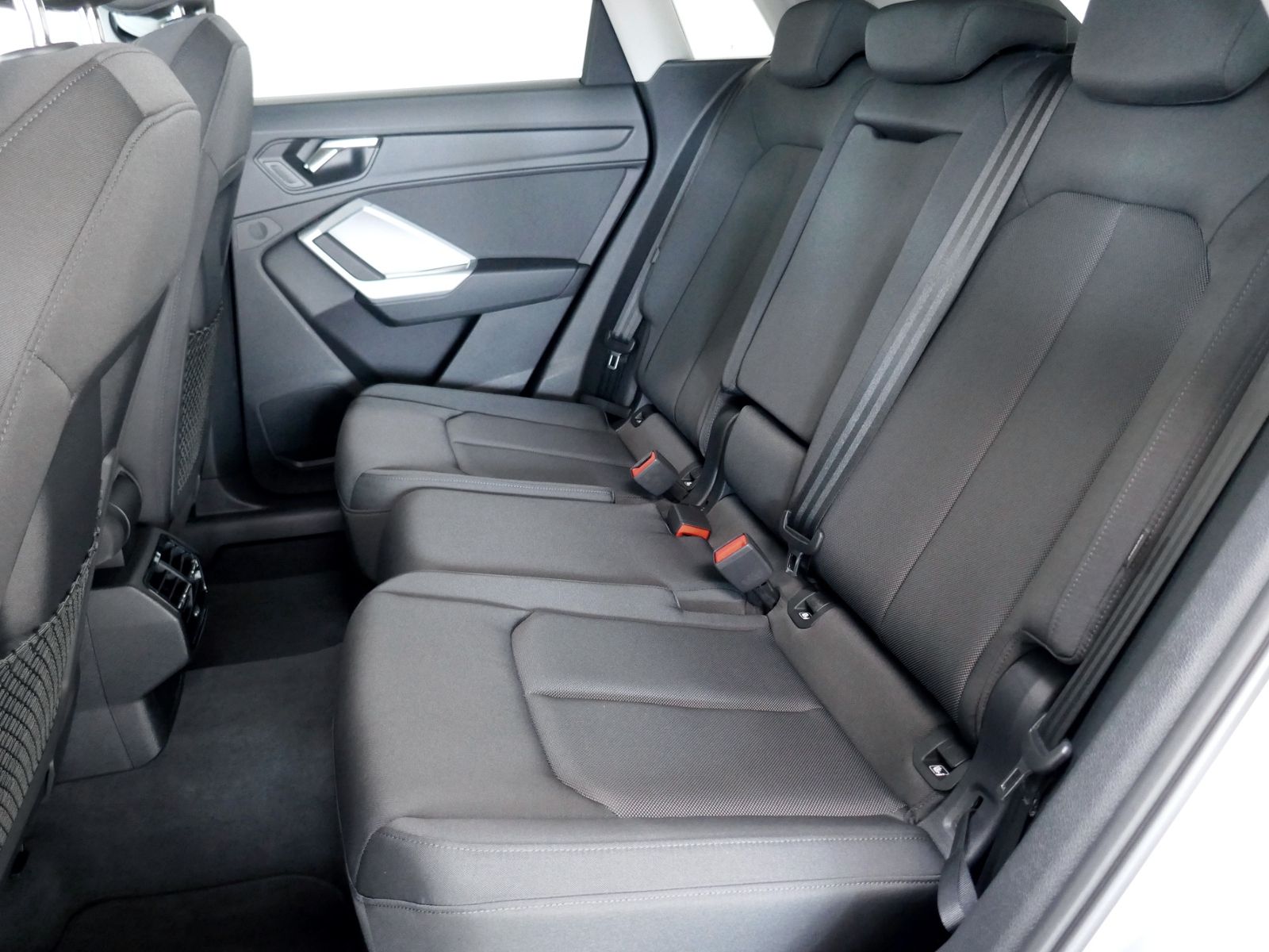 Fahrzeugabbildung Audi Q3 35 Advanced 2.0 TDI S-tronic | LED AHK RFK